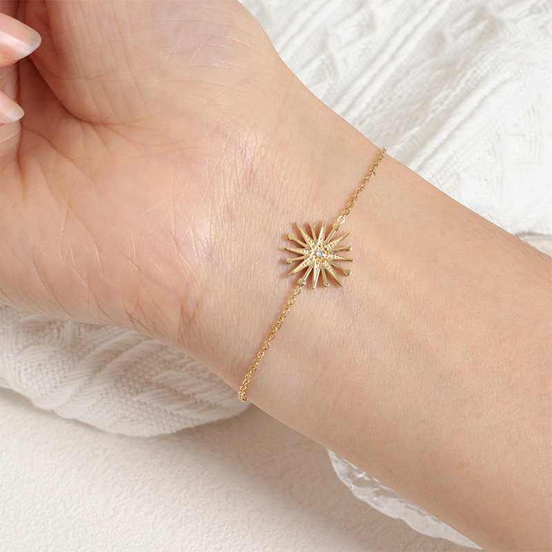 CZ Gold Eight Awn Star Charm Bracelet Minimalist