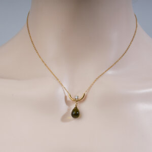 Modern Artistry 18K Gold Plated Green Glass Pendant Necklace